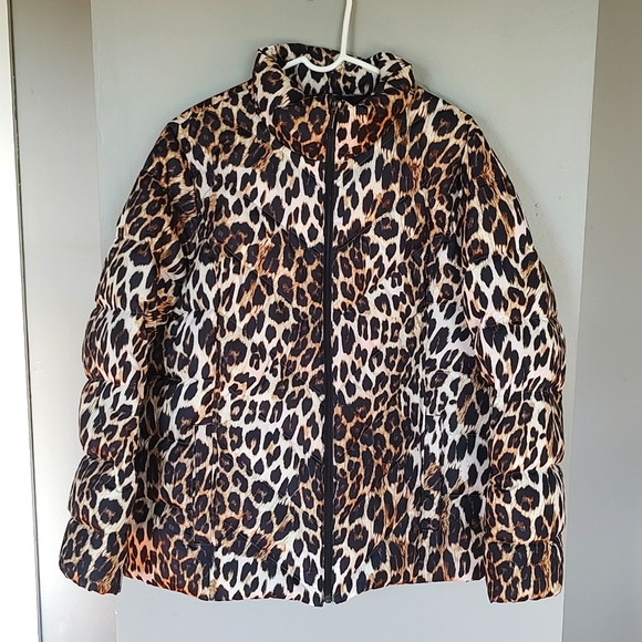 Lands' End Jackets & Blazers - Land's End Puffer jacket down Animal Print Size XL EUC!